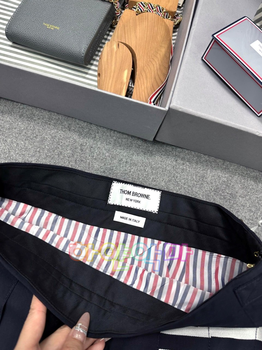 하얀악마 톰브라운 치마 (13).jpg