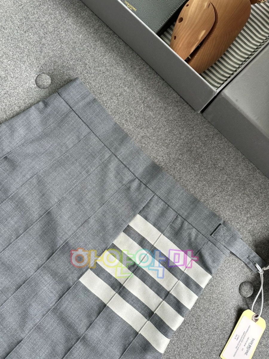 하얀악마 톰브라운 치마 (5).jpg