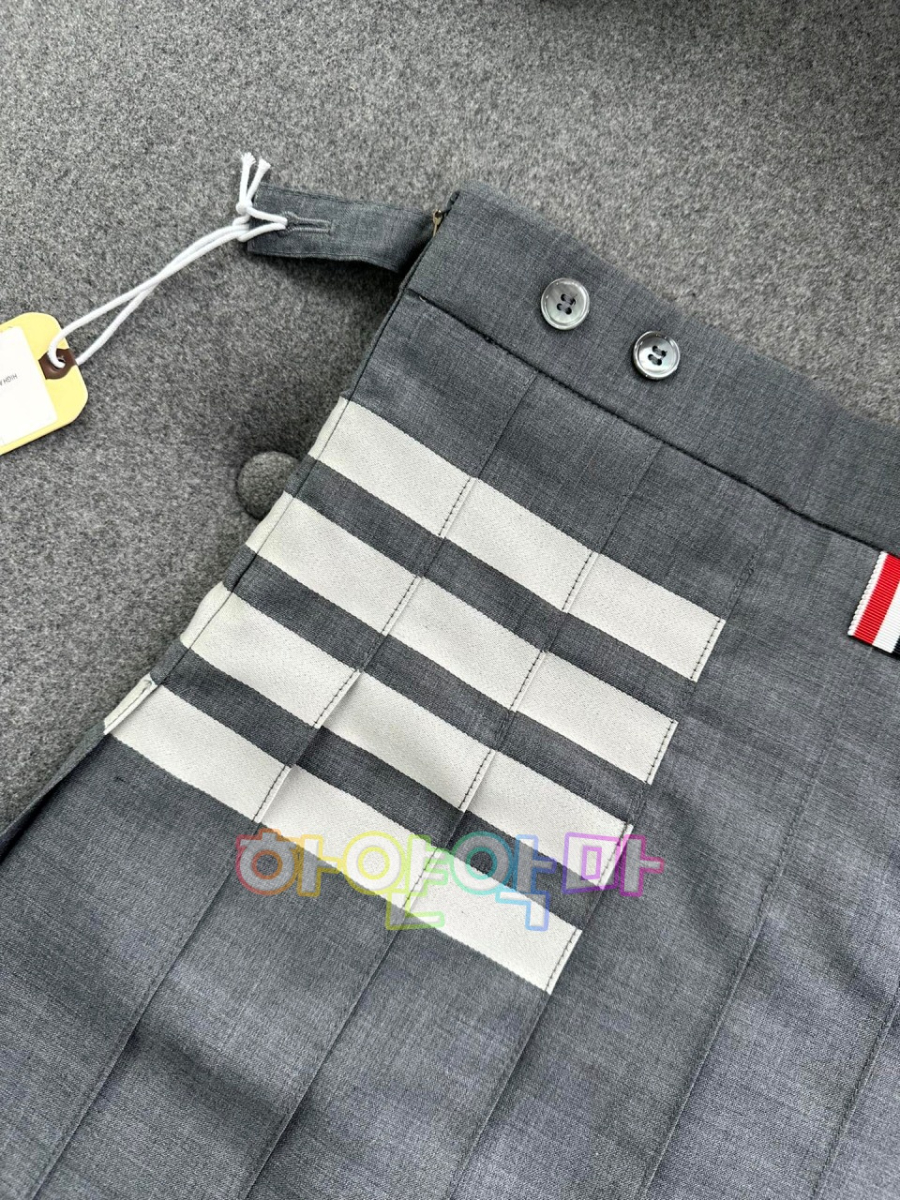 하얀악마 톰브라운 치마 (12).jpg