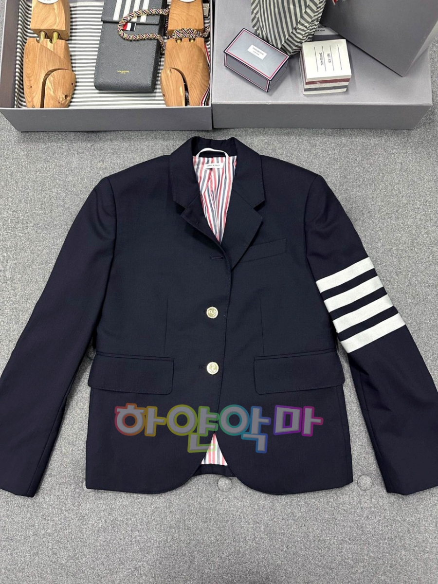 하얀악마 톰브라운 자켓 (4).jpg