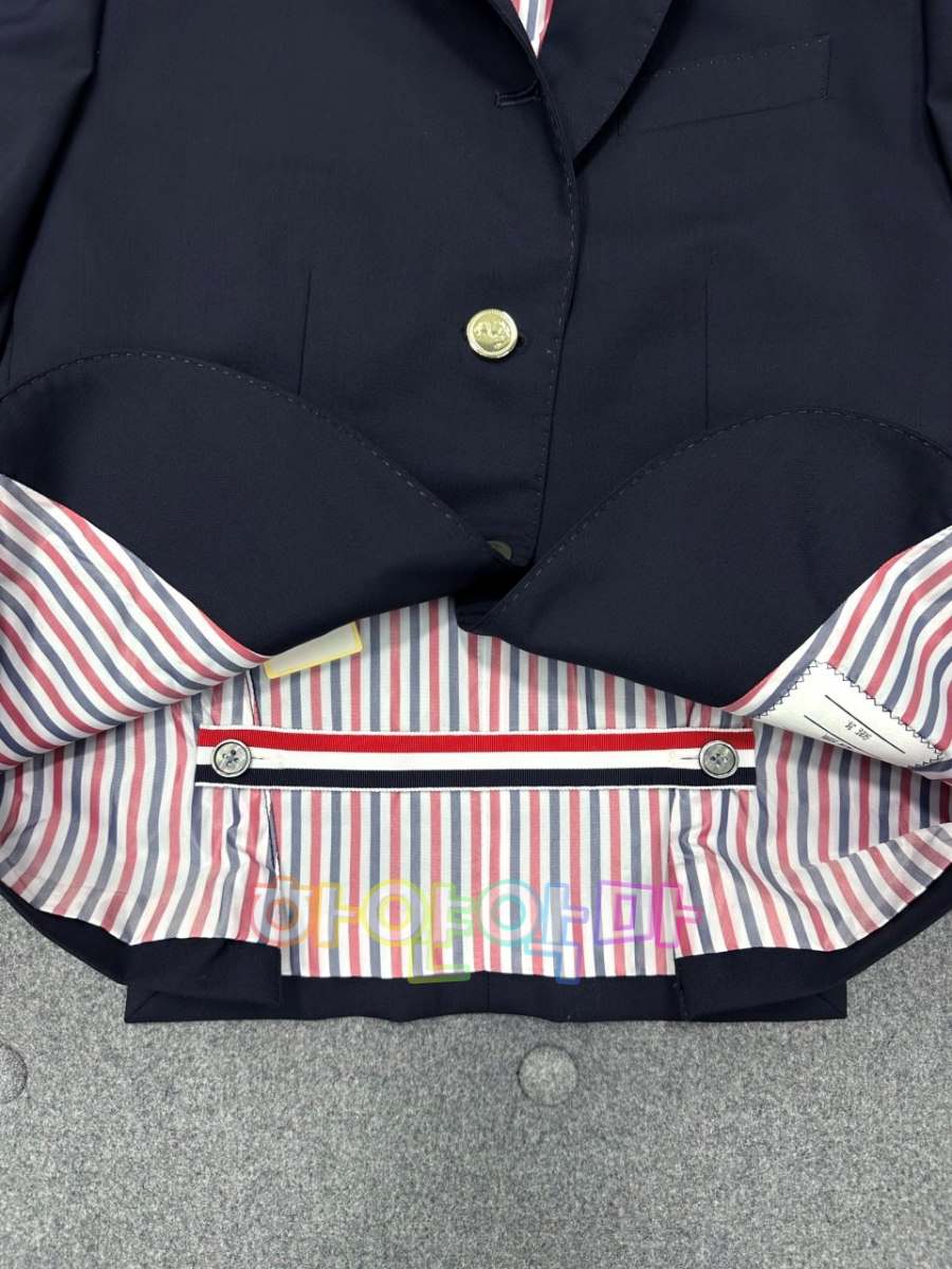 하얀악마 톰브라운 자켓 (11).jpg