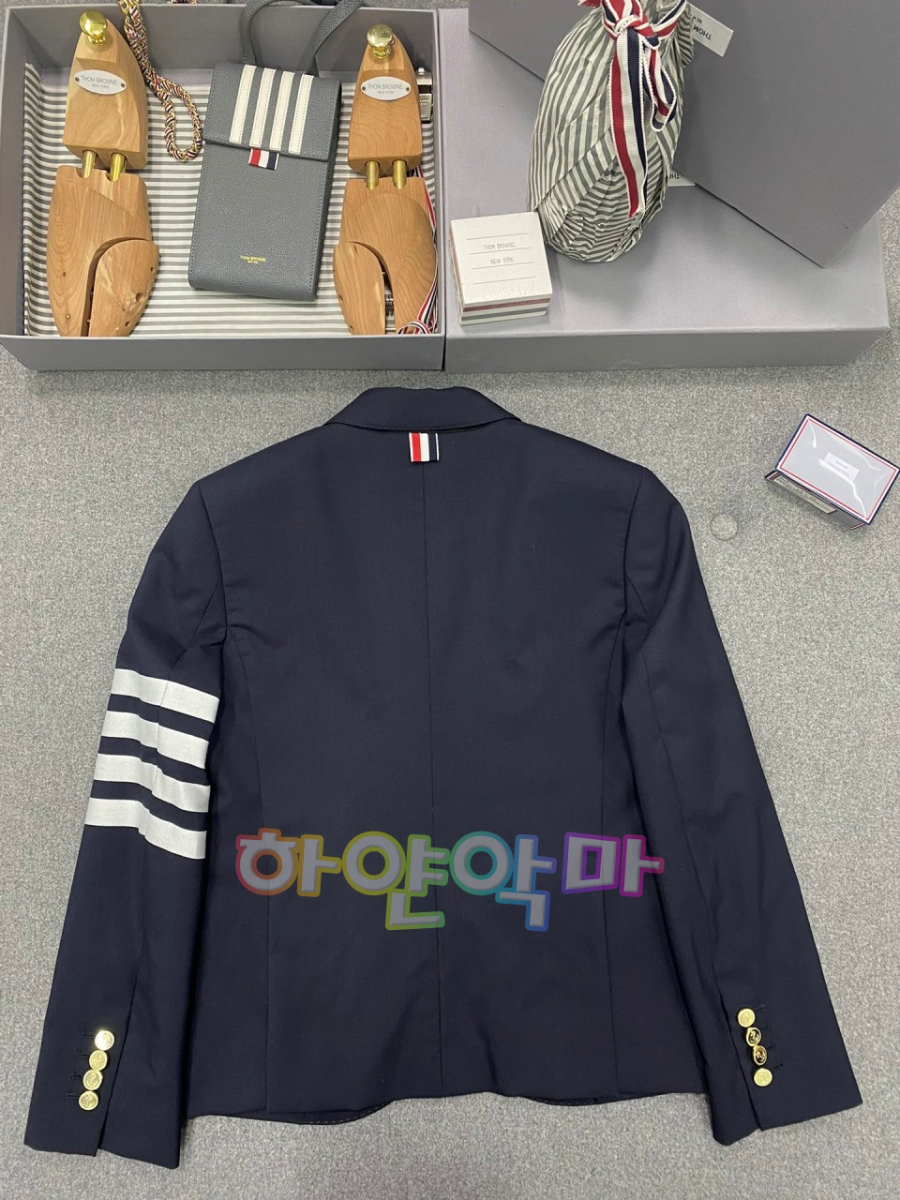 하얀악마 톰브라운 자켓 (10).jpg