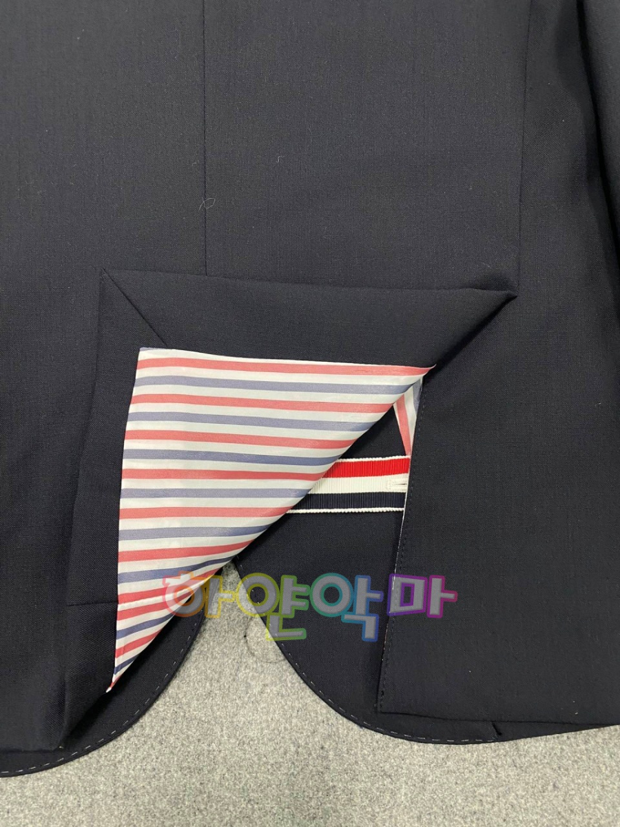 하얀악마 톰브라운 자켓 (14).jpg