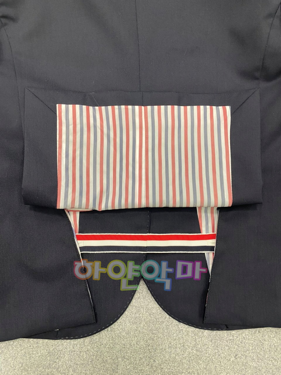 하얀악마 톰브라운 자켓 (15).jpg