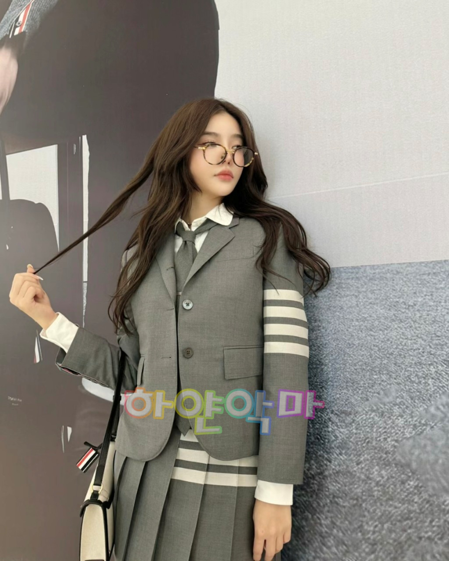 하얀악마 톰브라운 자켓 (2).jpg