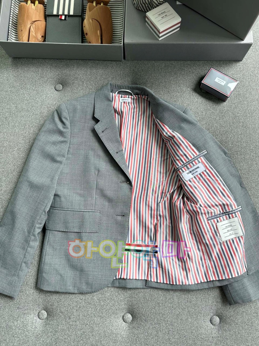 하얀악마 톰브라운 자켓 (9).jpg