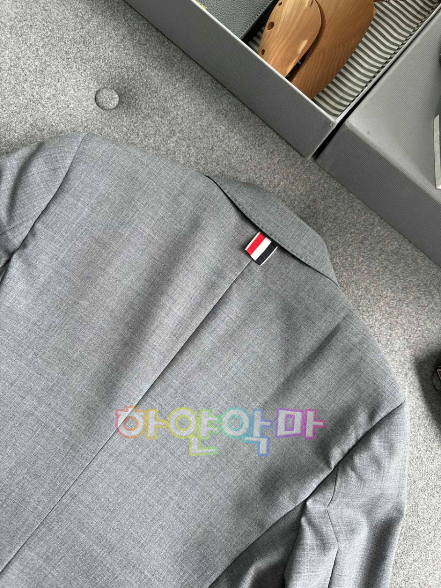 하얀악마 톰브라운 자켓 (12).jpg