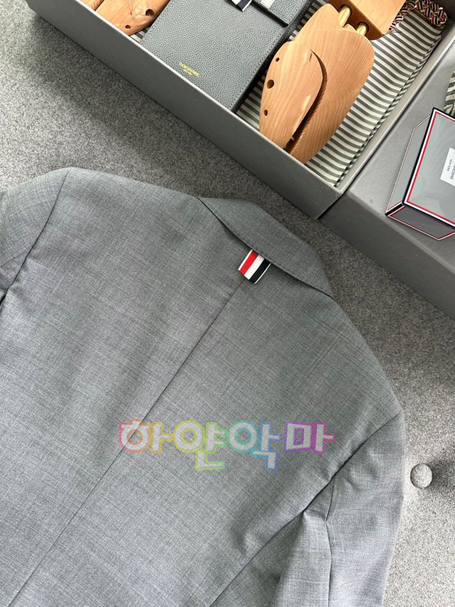 하얀악마 톰브라운 자켓 (14).jpg