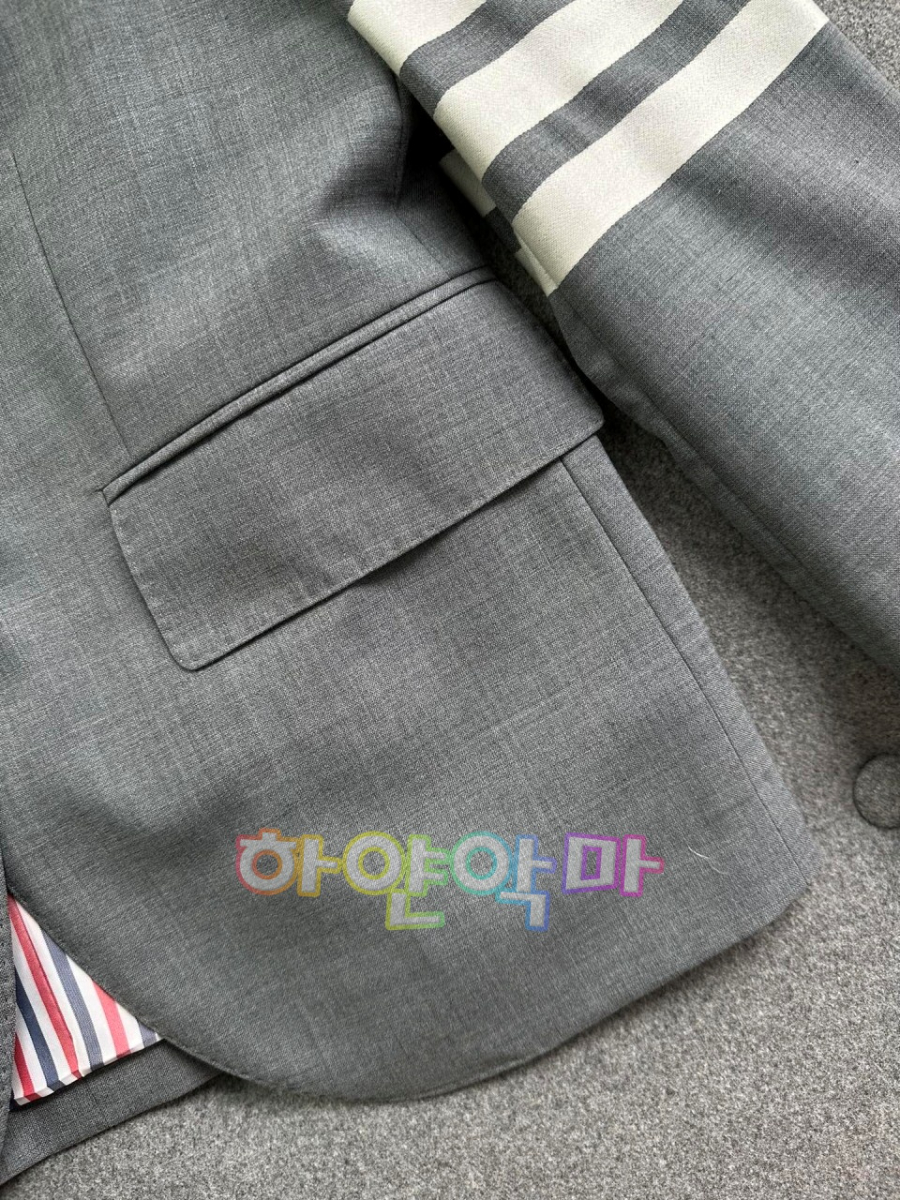 하얀악마 톰브라운 자켓 (15).jpg