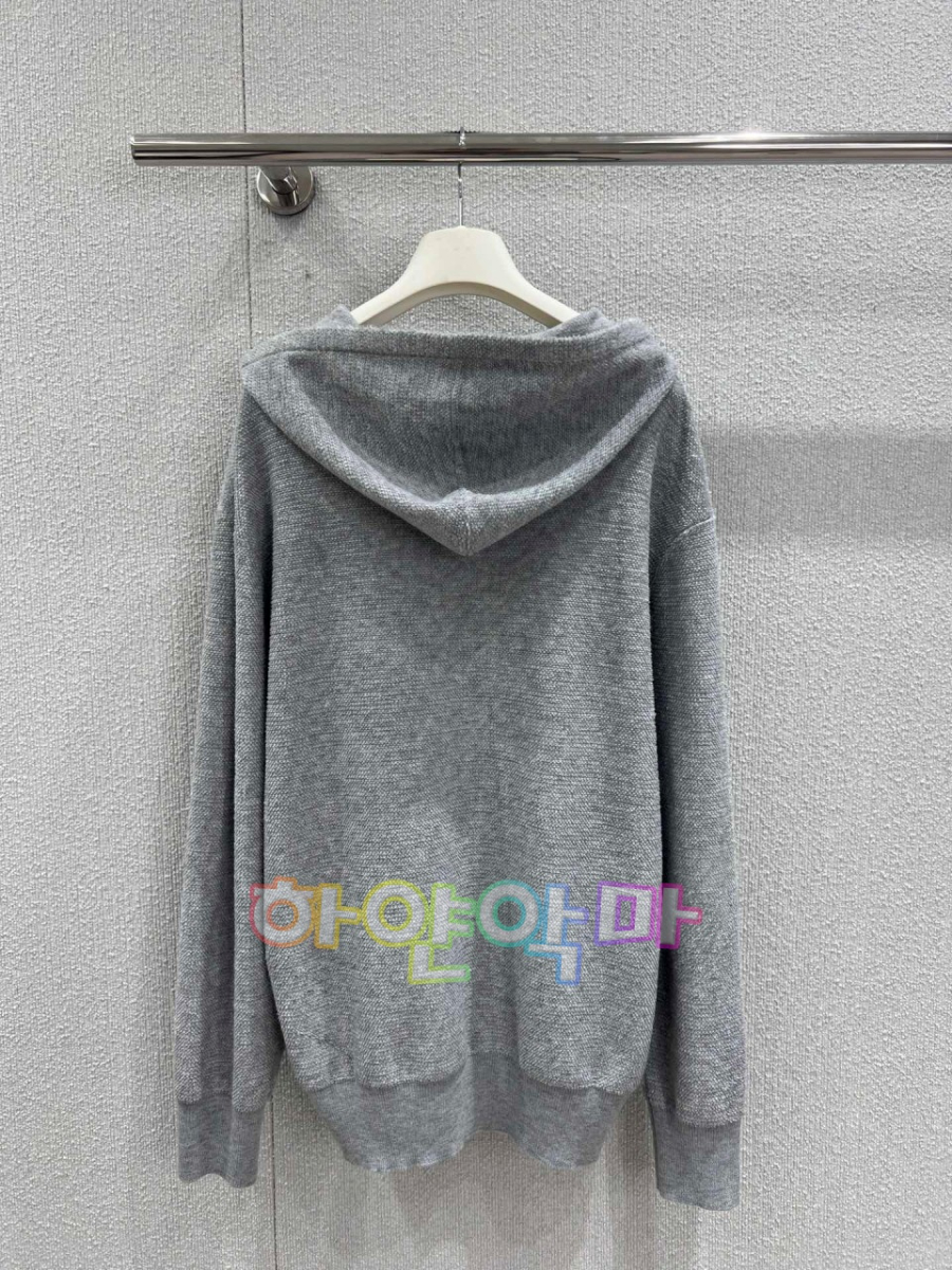 하얀악마 로에베 니트 (5).jpg