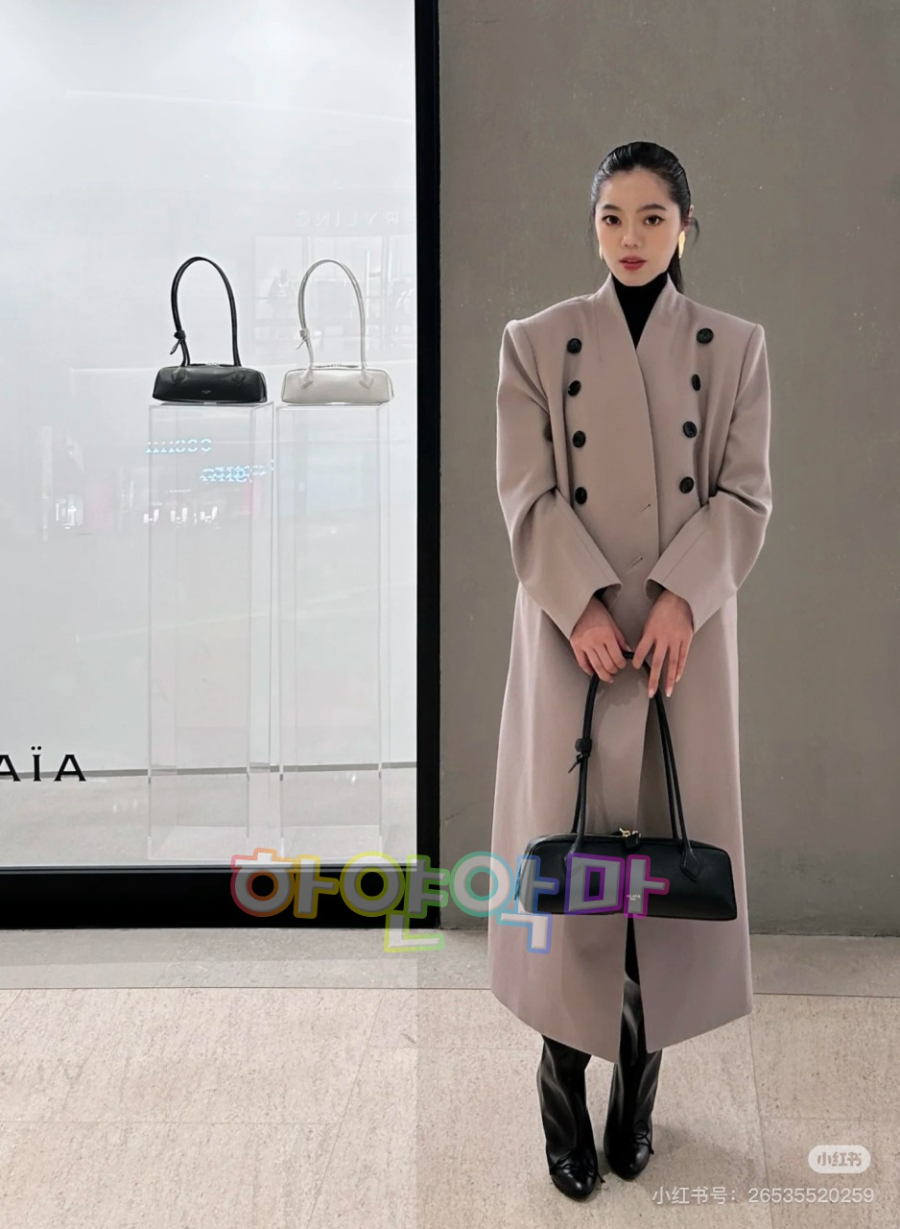 하얀악마 알라이아 코트 (2).jpg