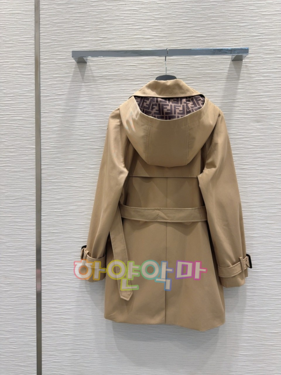 하얀악마 펜디 코트 (13).jpg