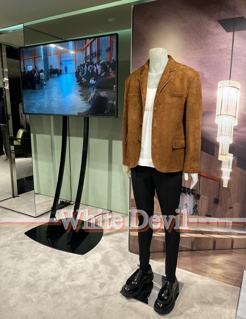 하얀악마 프라다 자켓 (2).jpg