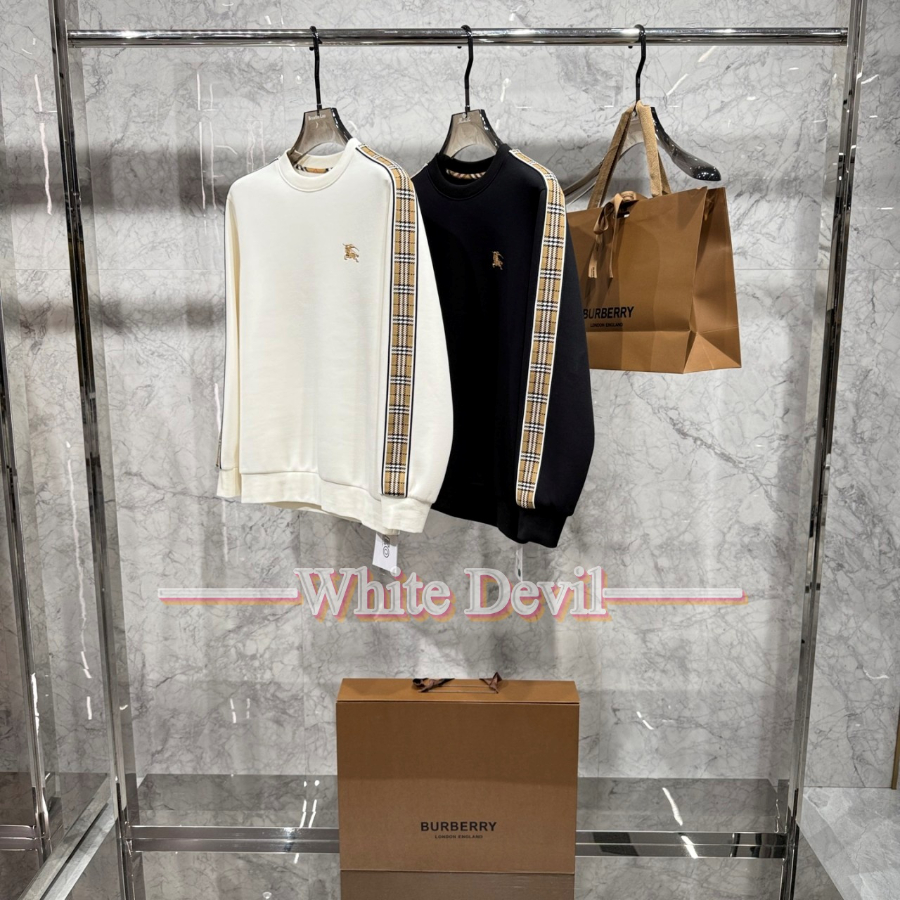 하얀악마 버버리 맨투맨 (1).jpg