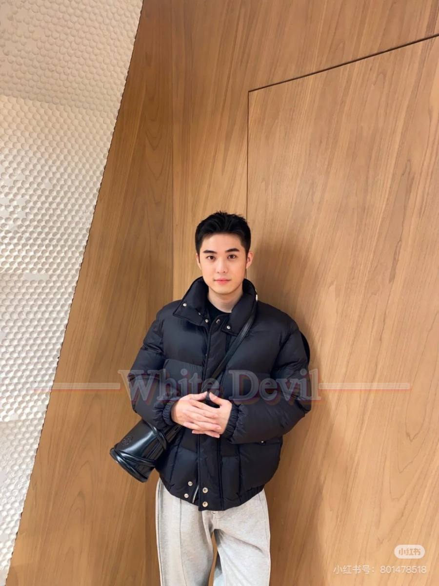 하얀악마 맥퀸 패딩 (2).jpg