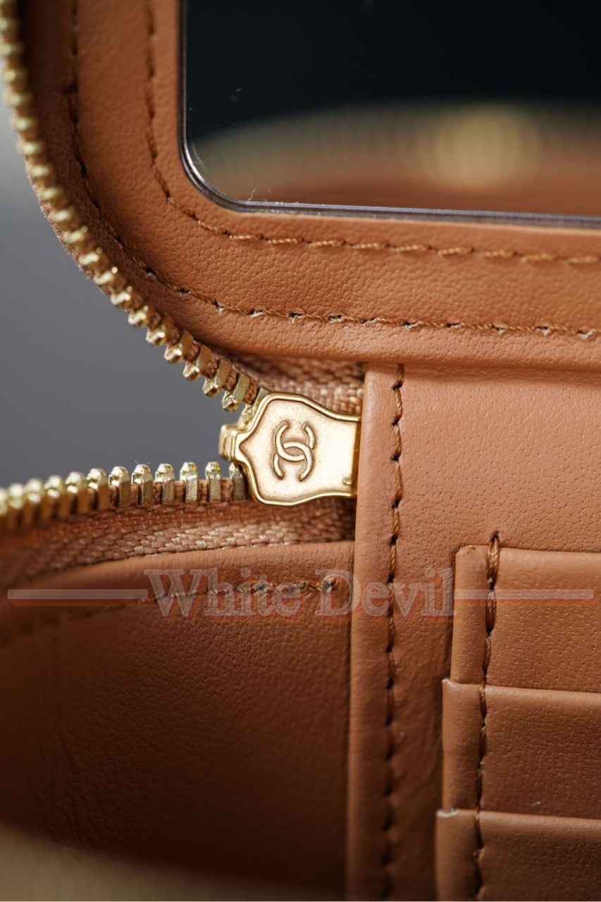 하얀악마 샤넬 베니티백 (23).jpg