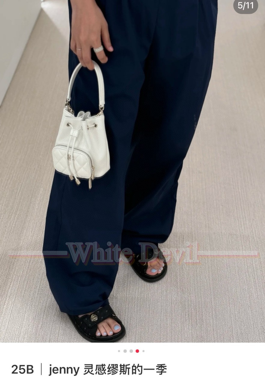 하얀악마 샤넬 버킷백 (1).jpg