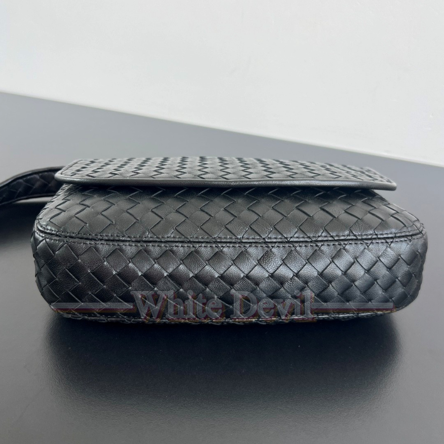 하얀악마 보테가 크로스백 (6).jpg