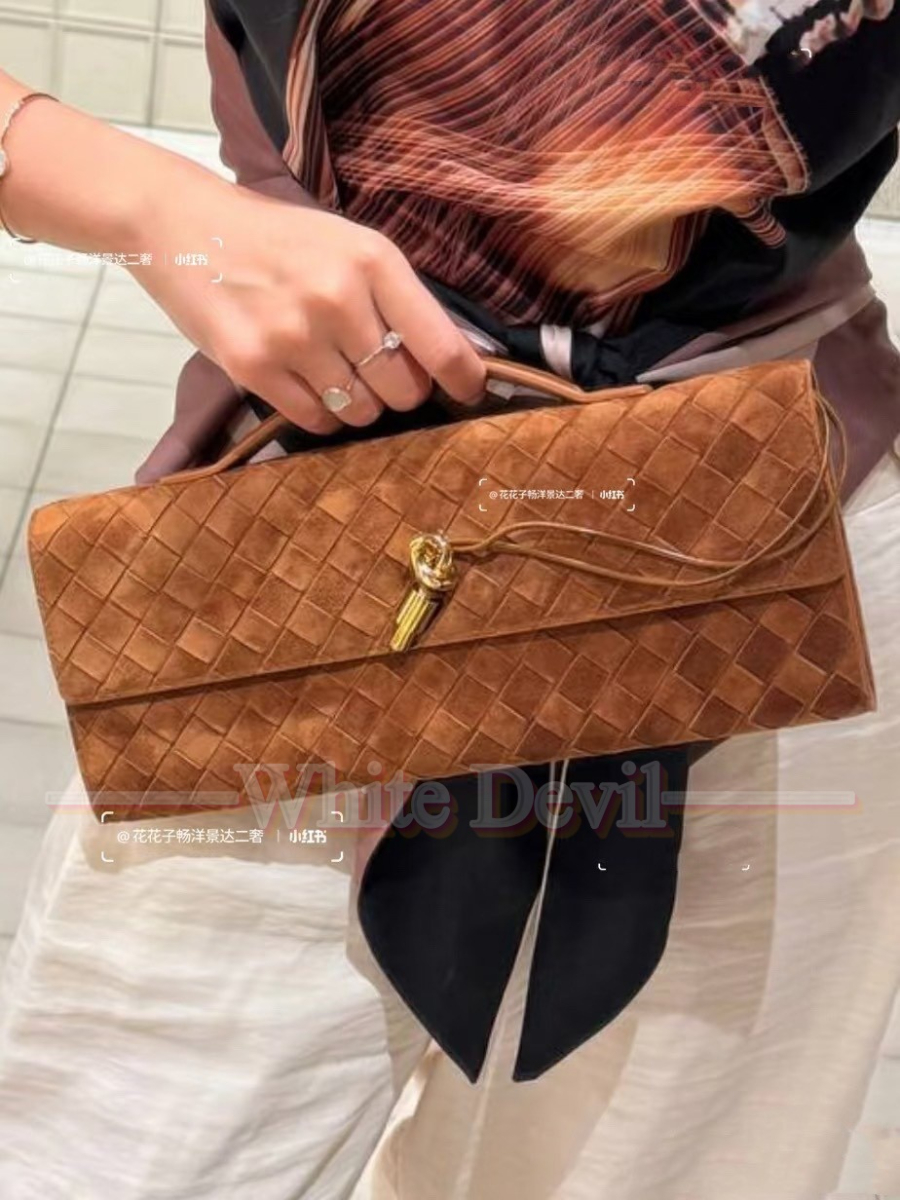 하얀악마 보테가 클러치 (1).jpg