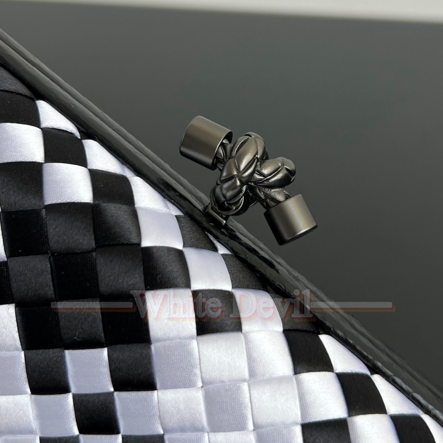 하얀악마 보테가 클러치백 (5).jpg