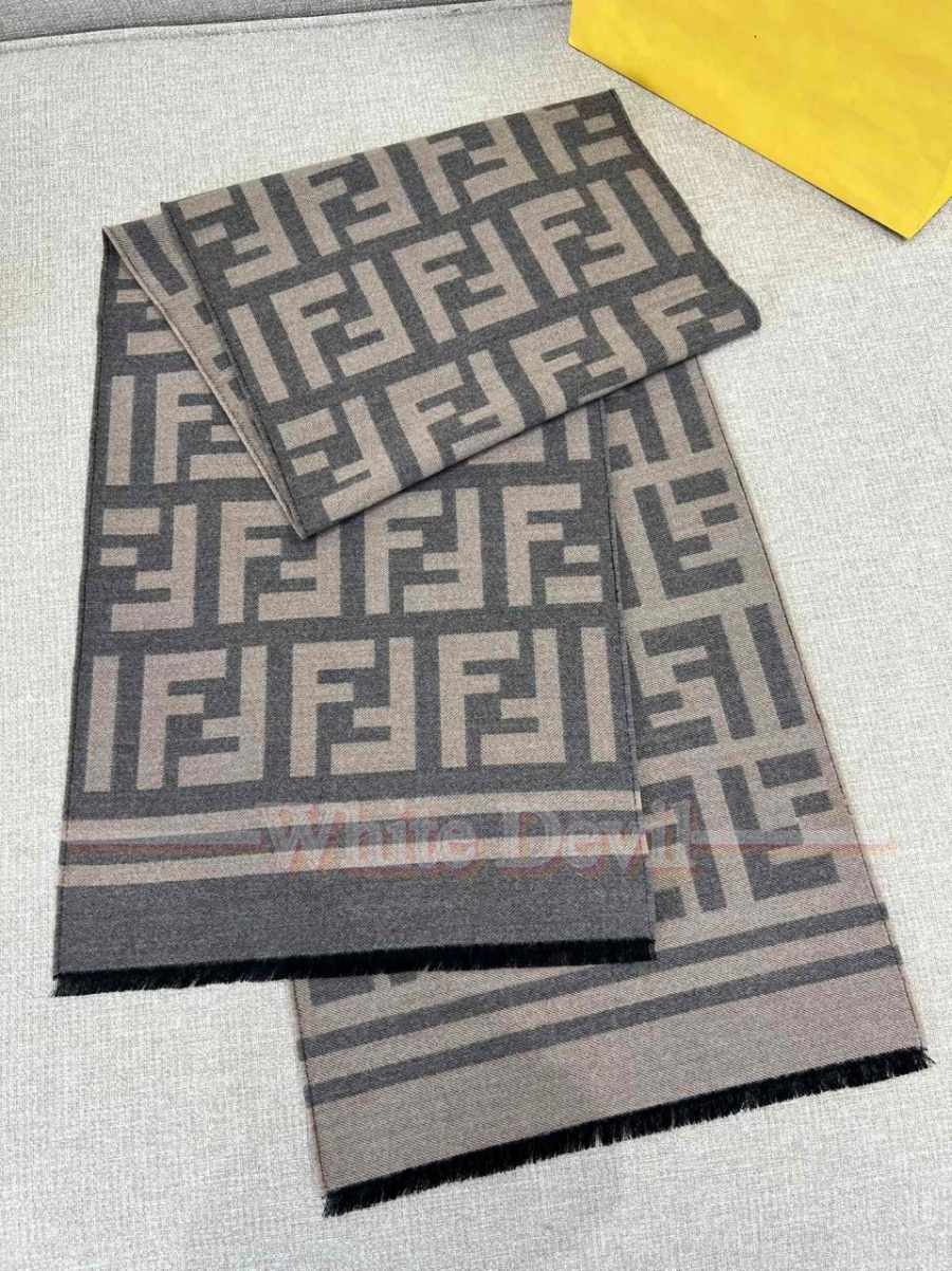 하얀악마 펜디 목도리 (9).jpg