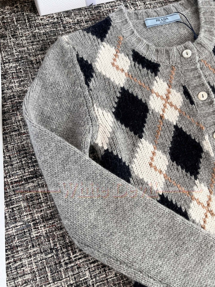 하얀악마 프라다 가디건 (15).jpg