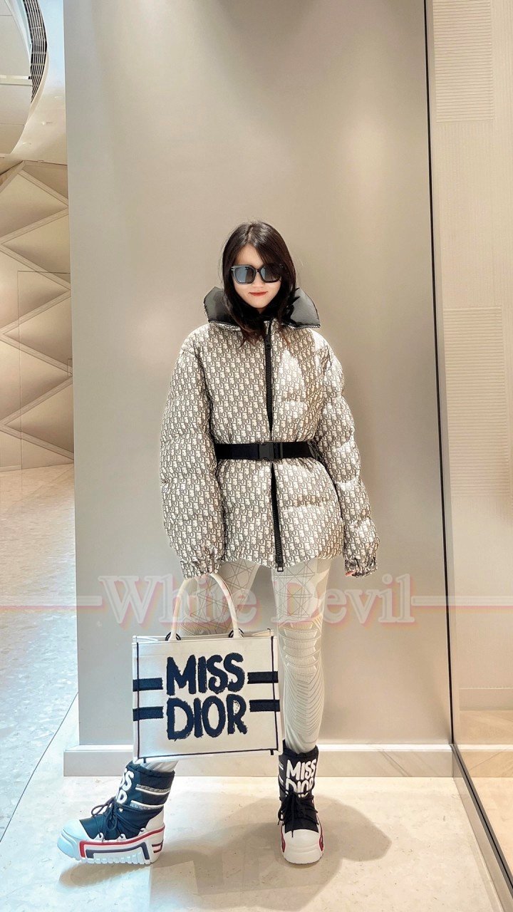 하얀악마 디올 패딩 (1).jpg