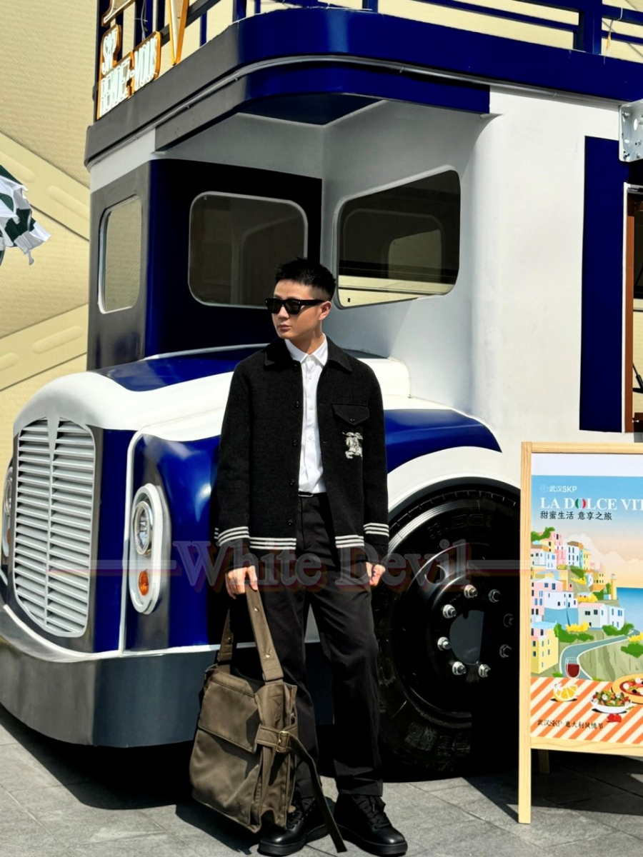 하얀악마 버버리 자켓 (1).jpg