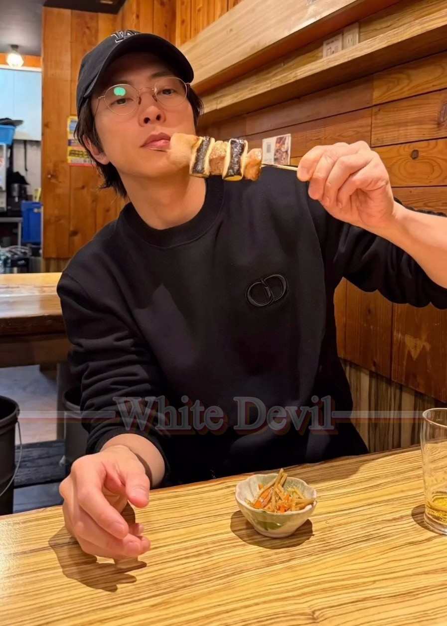 하얀악마 디올 맨투맨 (2).jpg