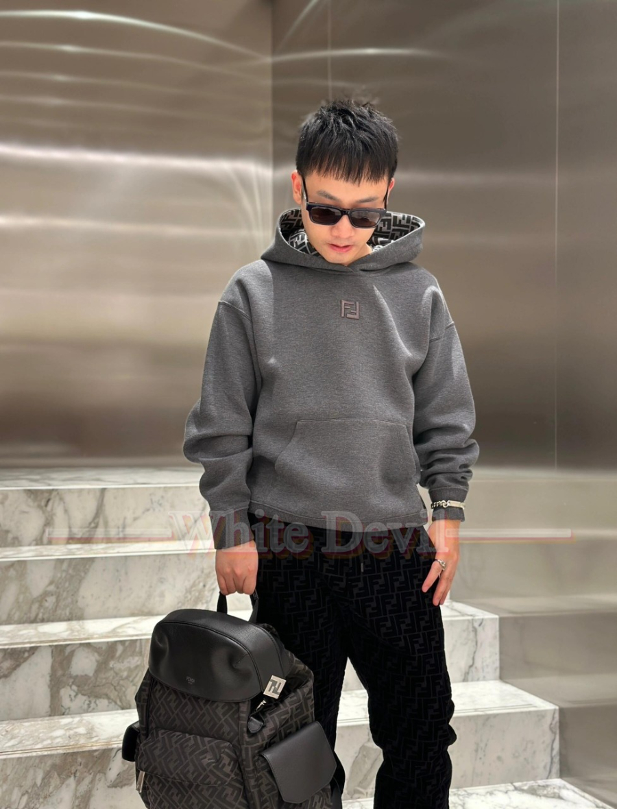 하얀악마 펜디 후드티 (1).jpg