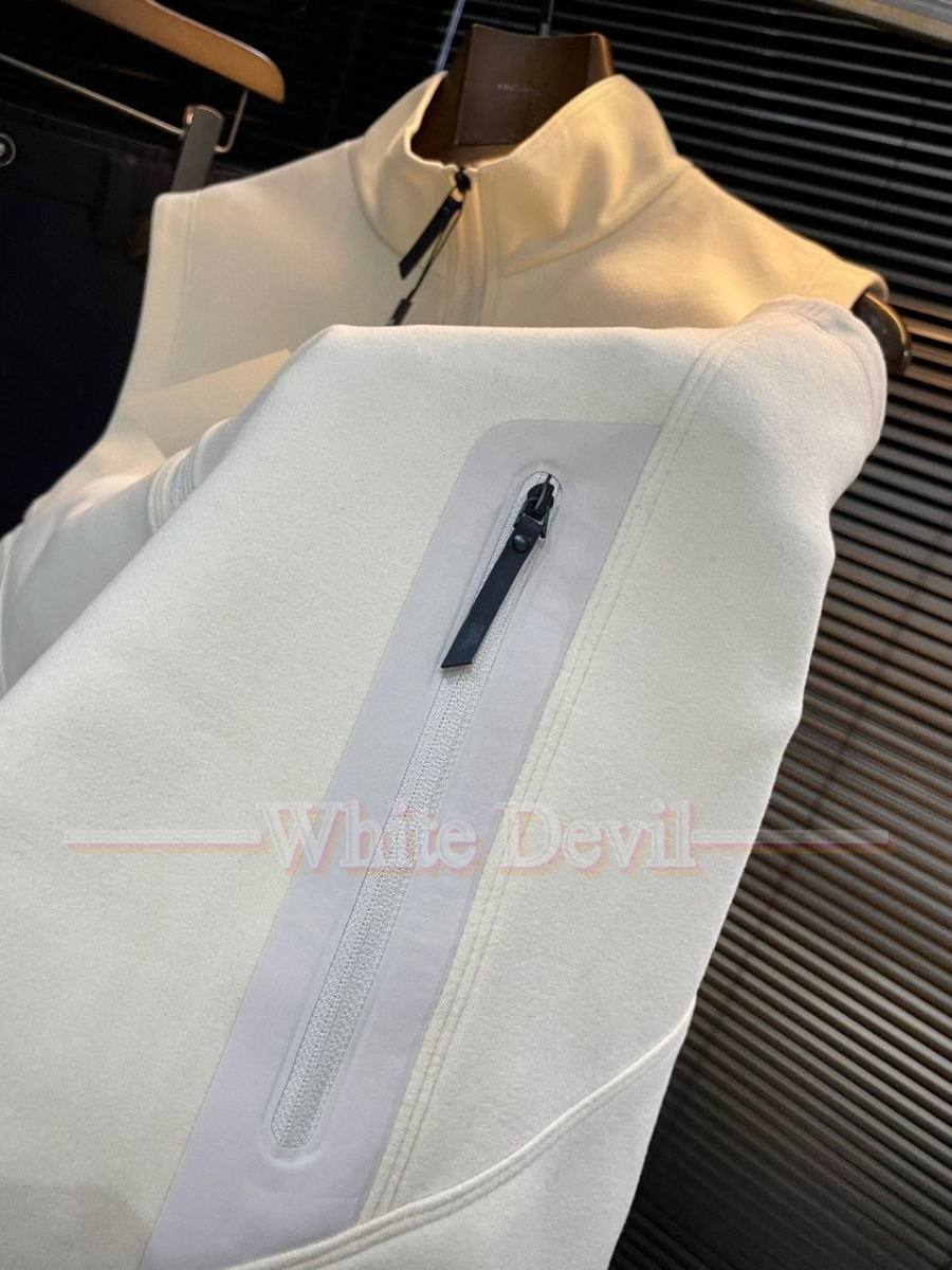 하얀악마 제냐 조끼 (5).jpg