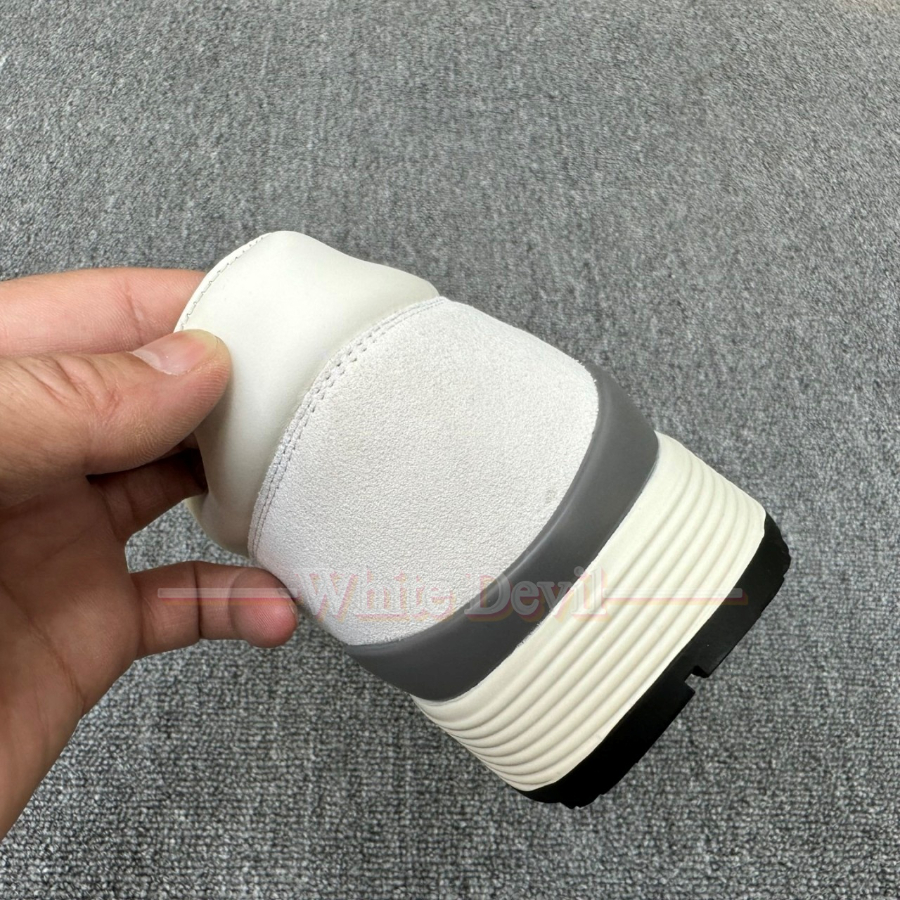 하얀악마 제냐 신발 (14).jpg