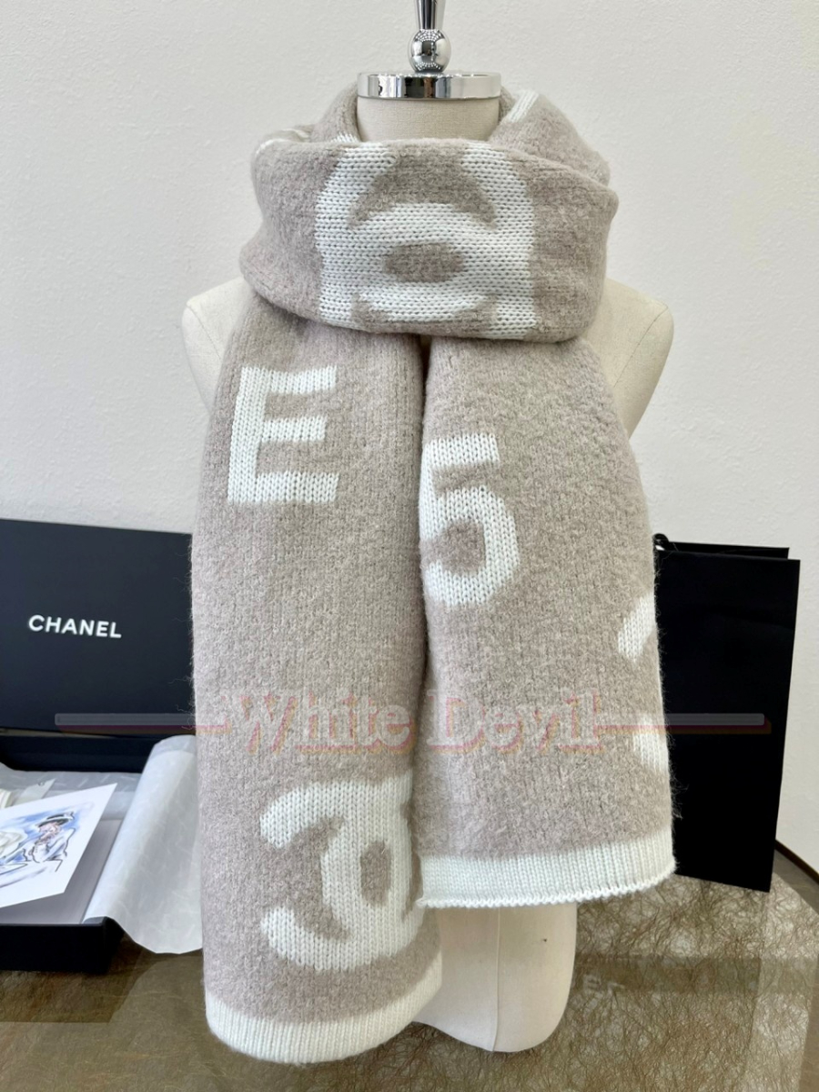 하얀악마 샤넬 목도리 (2).jpg