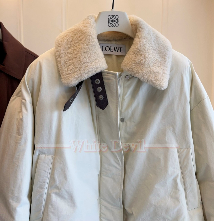 하얀악마 로에베 패딩 (6).jpg