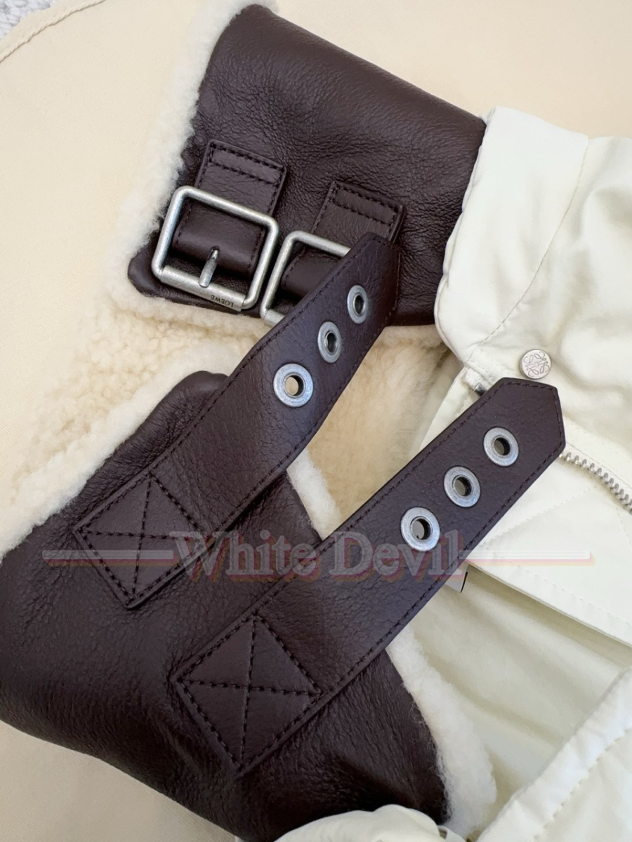 하얀악마 로에베 패딩 (16).jpg