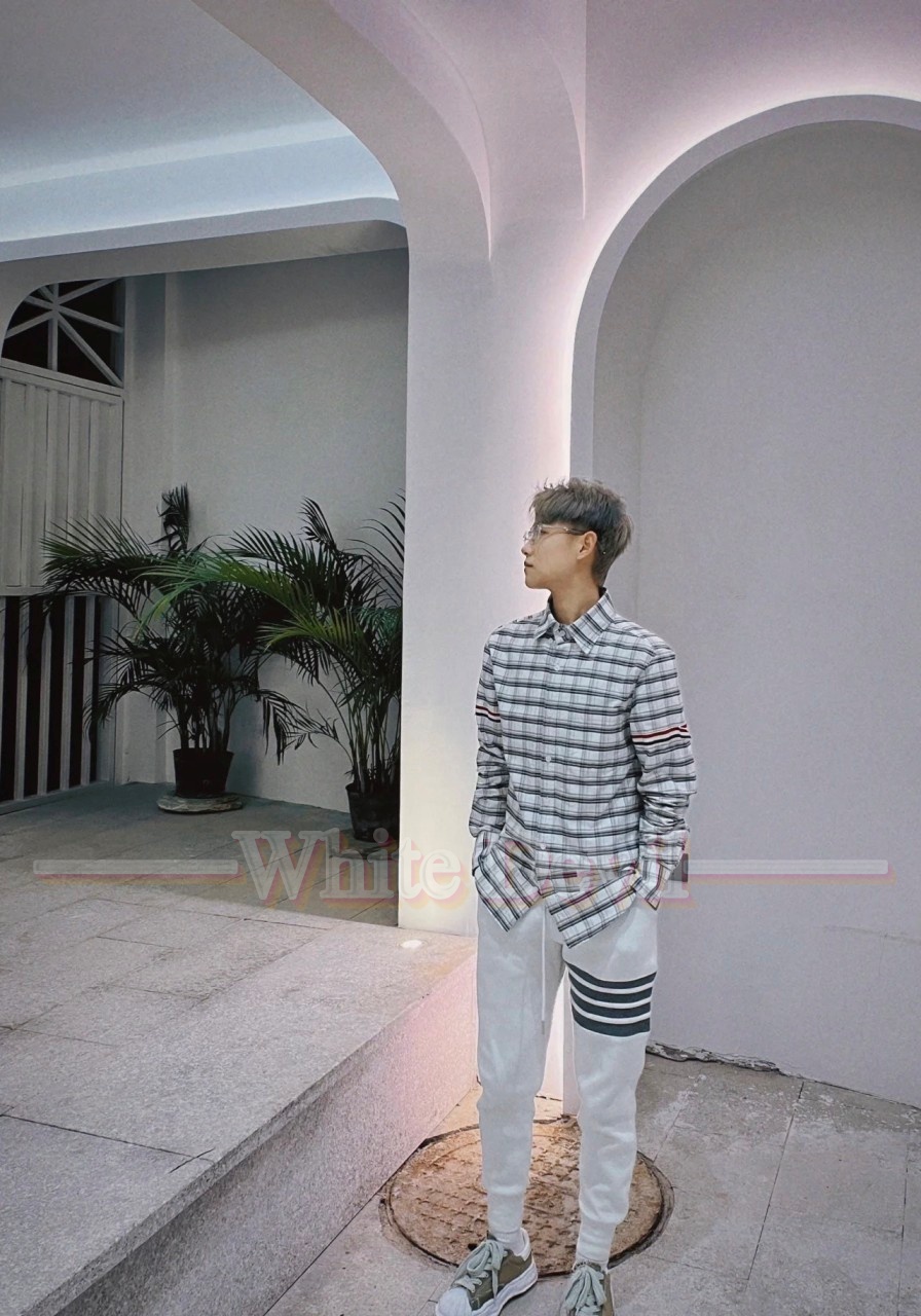 하얀악마 톰브라운 셔츠 (1).jpg