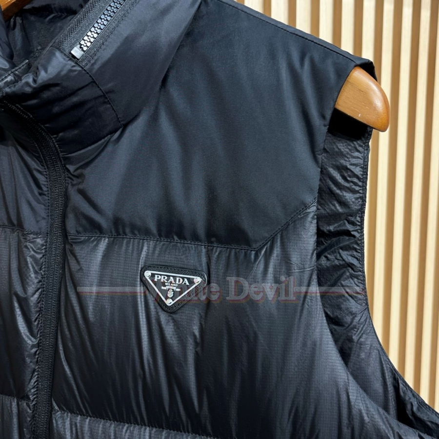 하얀악마 프라다 패딩조끼 (6).jpg