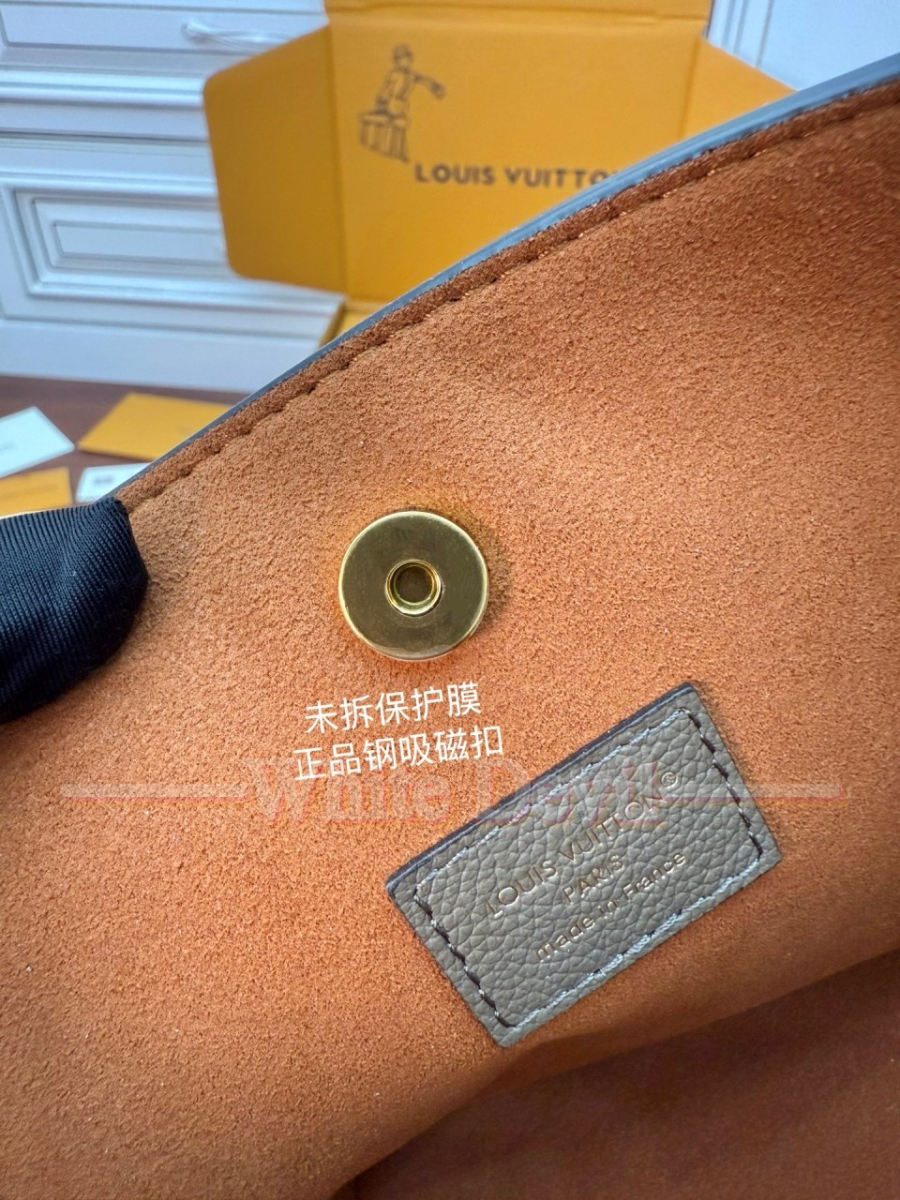 하얀악마 루이비통 가방 (15).jpg