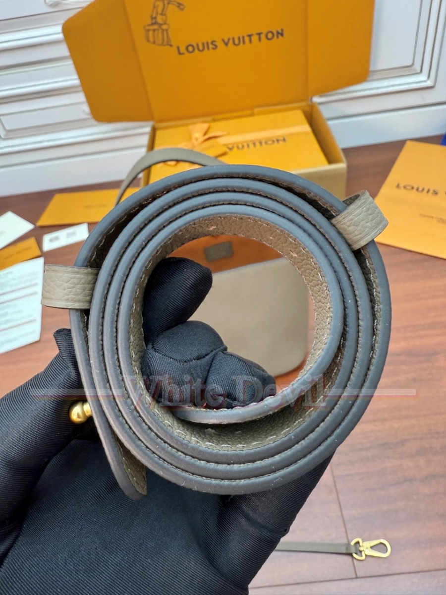 하얀악마 루이비통 가방 (19).jpg