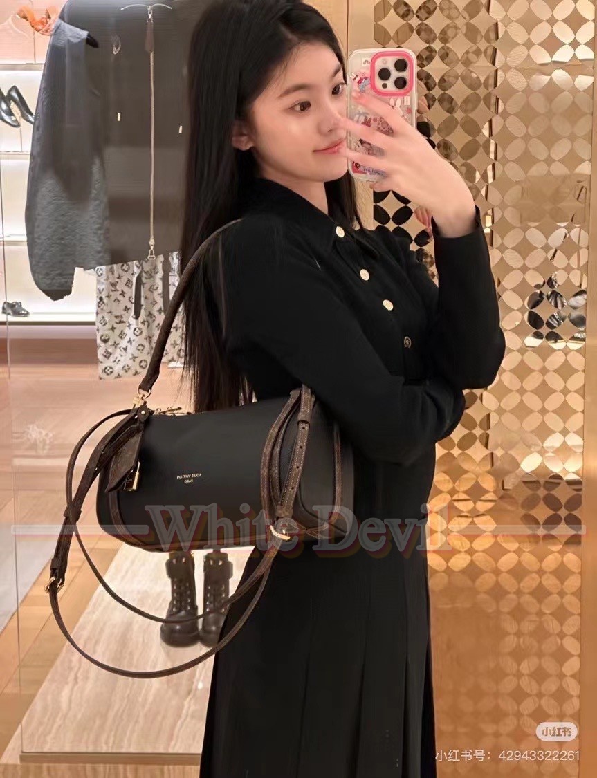 하얀악마 루이비통 가장 (2).jpg