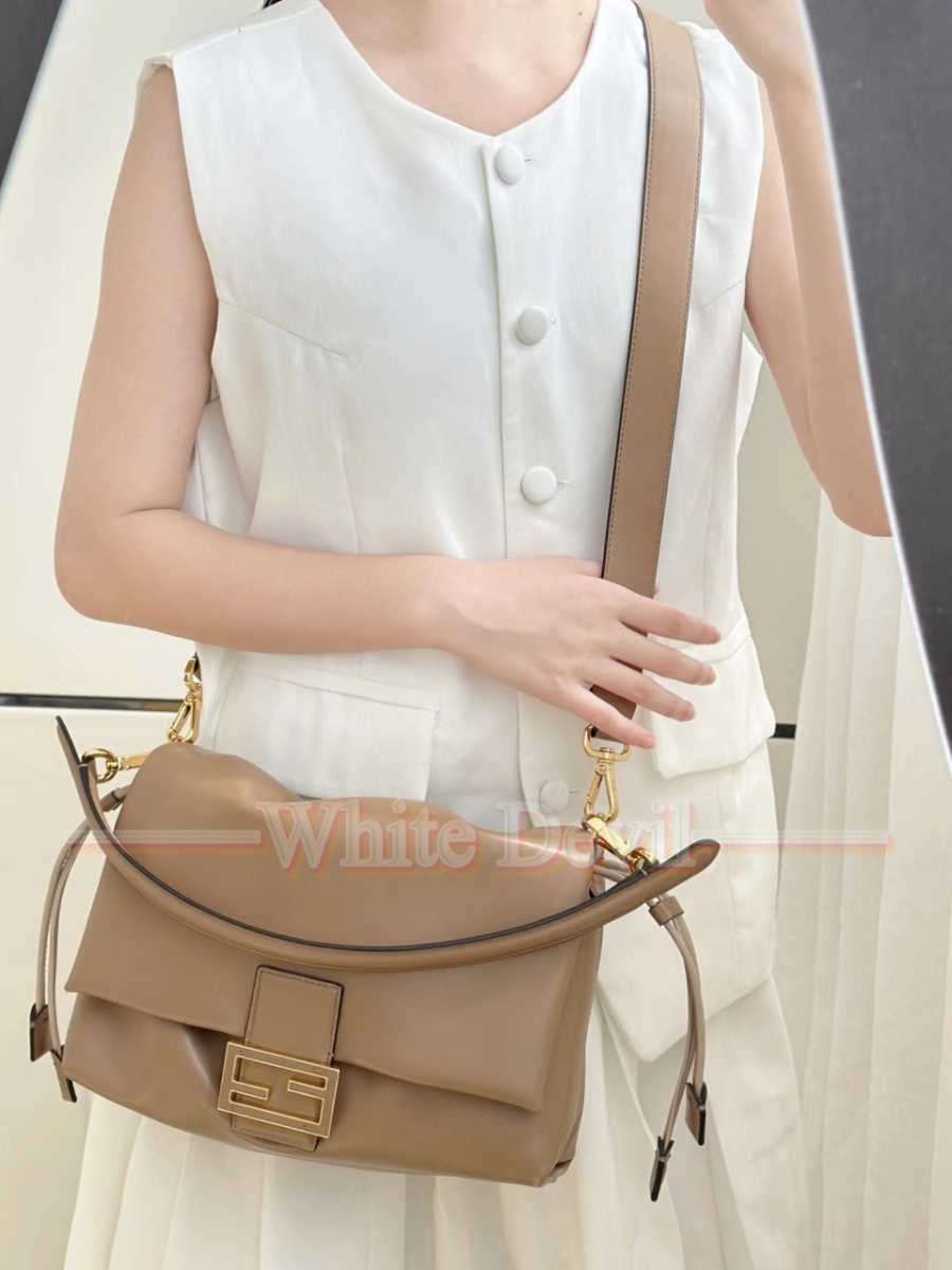 하얀악마 펜디 가방 (2).jpg