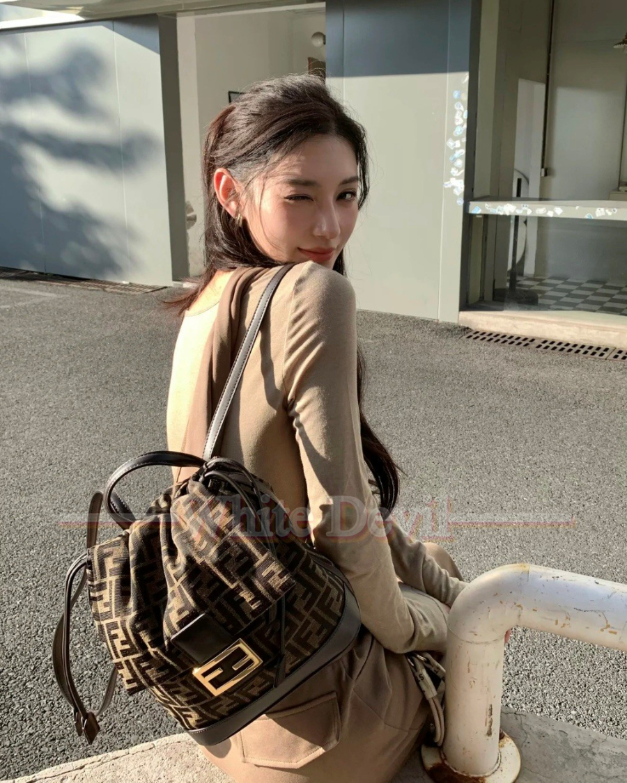 하얀악마 펜디 가방 (2).jpg