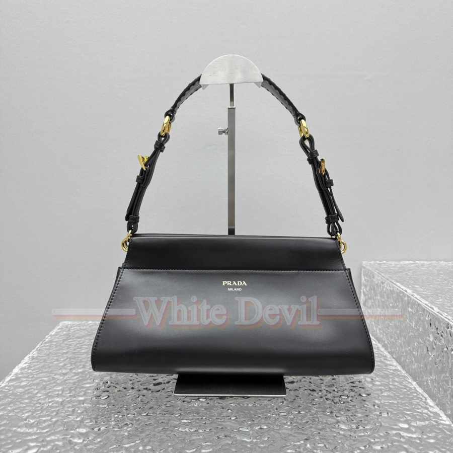 하얀악마 프라다 가방 (2).jpg