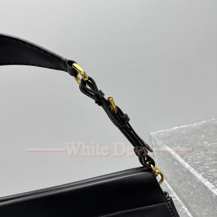 하얀악마 프라다 가방 (6).jpg