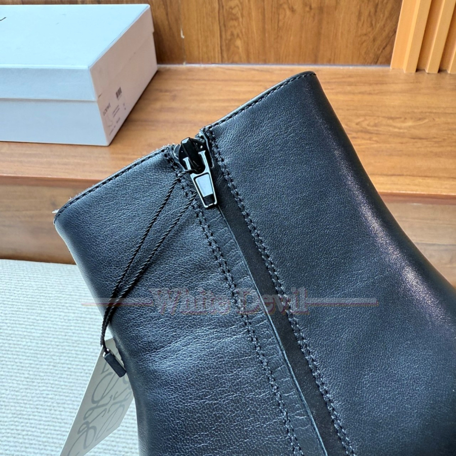 하얀악마 로에베 신발 (13).jpg