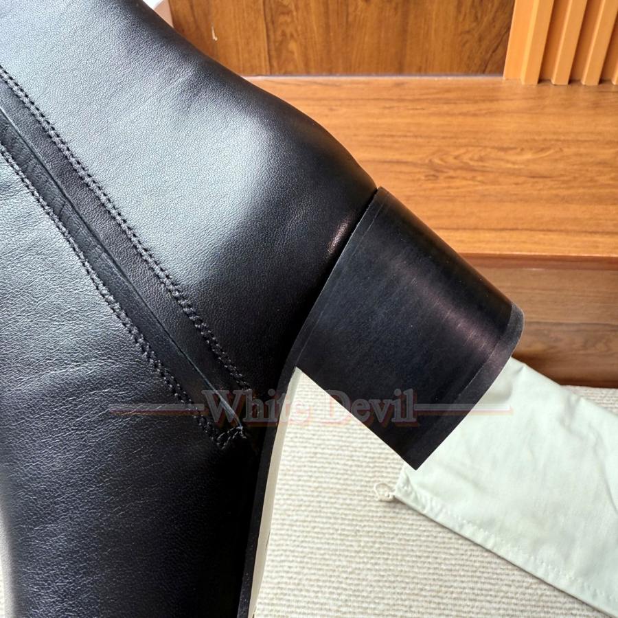 하얀악마 로에베 신발 (16).jpg