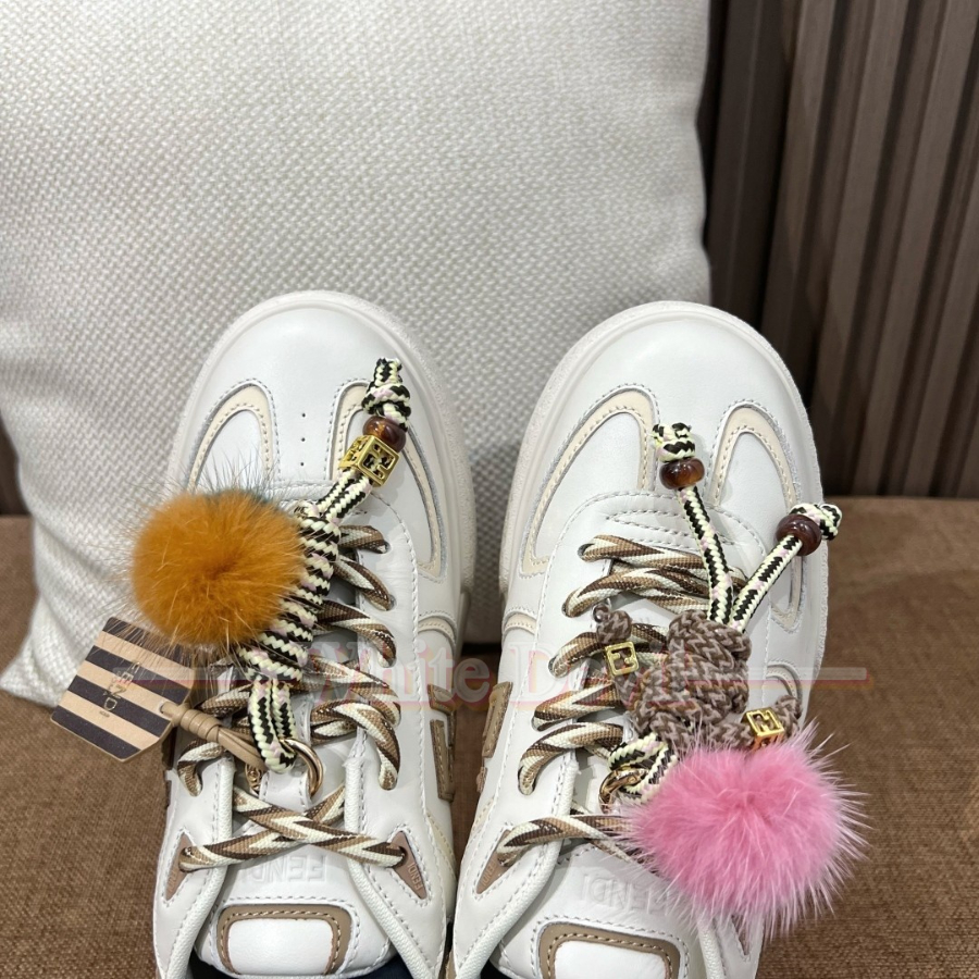 하얀악마 펜디 신발 (21).jpg