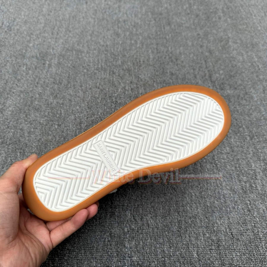 하얀악마 생로랑 신발 (15).jpg