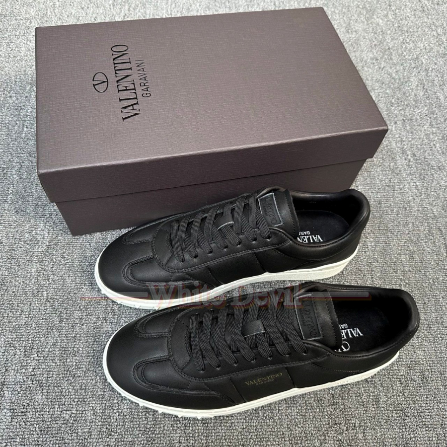 하얀악마 발렌티노 신발 (2).jpg