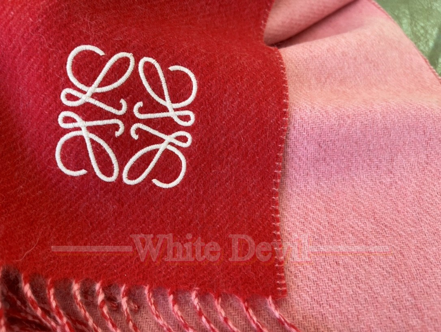 하얀악마 로에베 목도리 (5).jpg